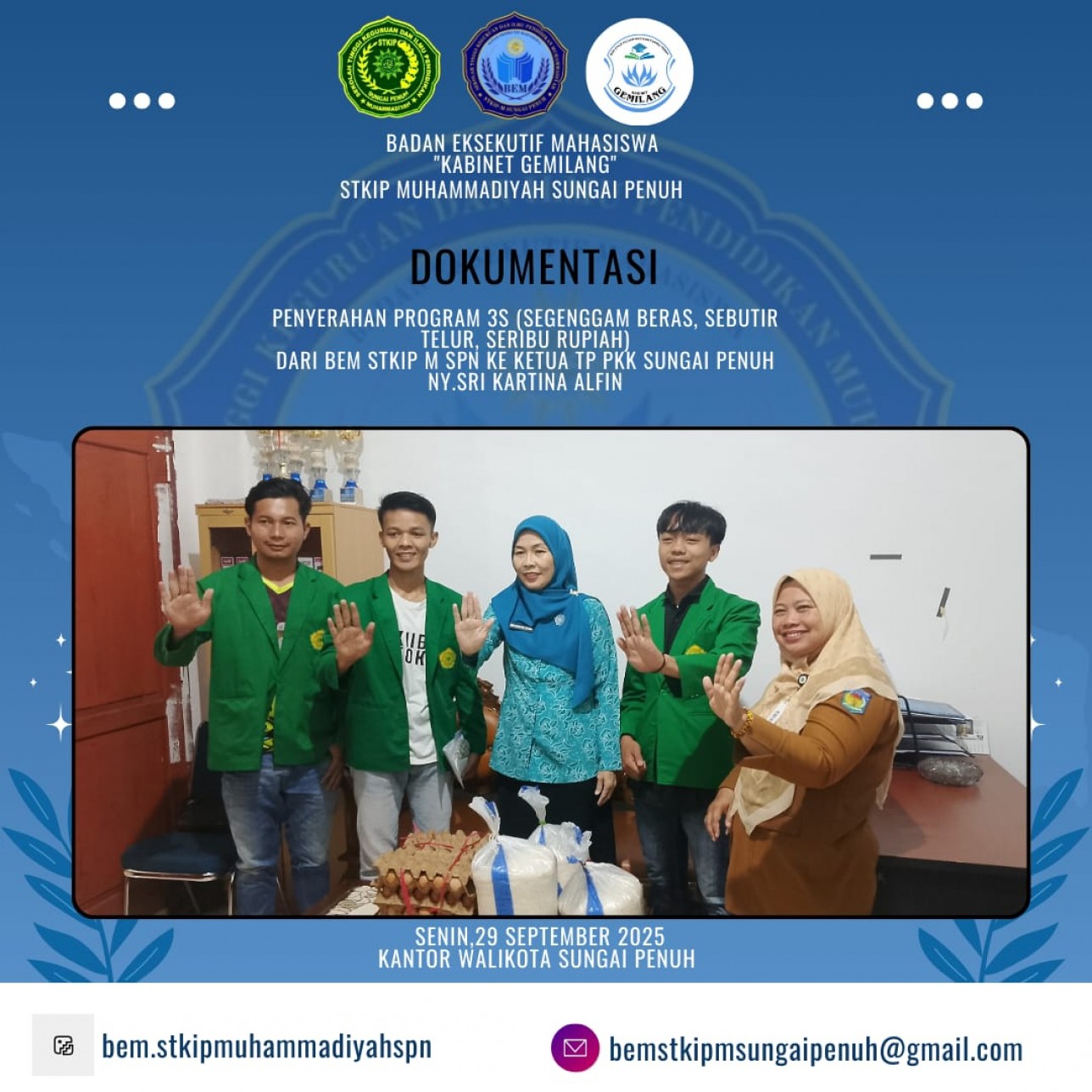 Senin, 29 September 2025, Presiden Mahasiswa STKIP Muhammadiyah Sungai Penuh, Danda Firdanil, bersama BEM menyerahkan Program 3S kepada Ketua TP PKK Kota Sungai Penuh, Ny. Sri Kartina Alfin.